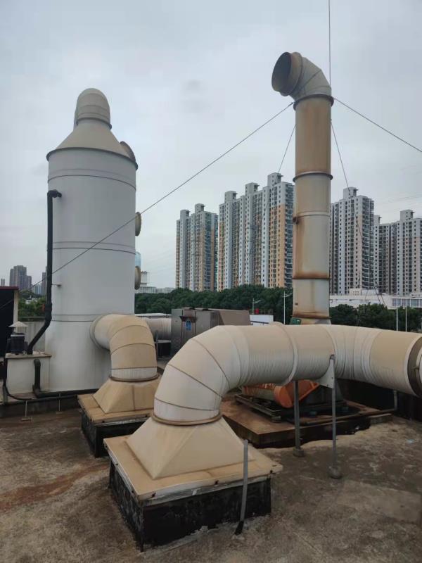 蘇州食品廠廠界噪聲超標，首要治理冷凍機房屋面冷卻塔及風機